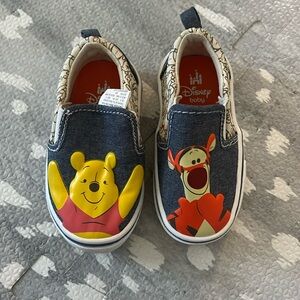 Disney Pooh And Tigger shoes size 4